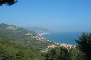 Xtrallusion photo library of independent, self-guided walking and sightseeing holidays in Italy. Pictures, images, photos and photographs taken along the way of this 1-day walking itinerary, to give you a visual impression of the day's walk.